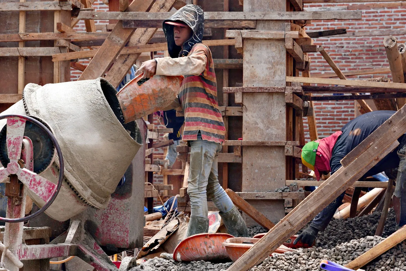 What to Include in a Construction Labor Request